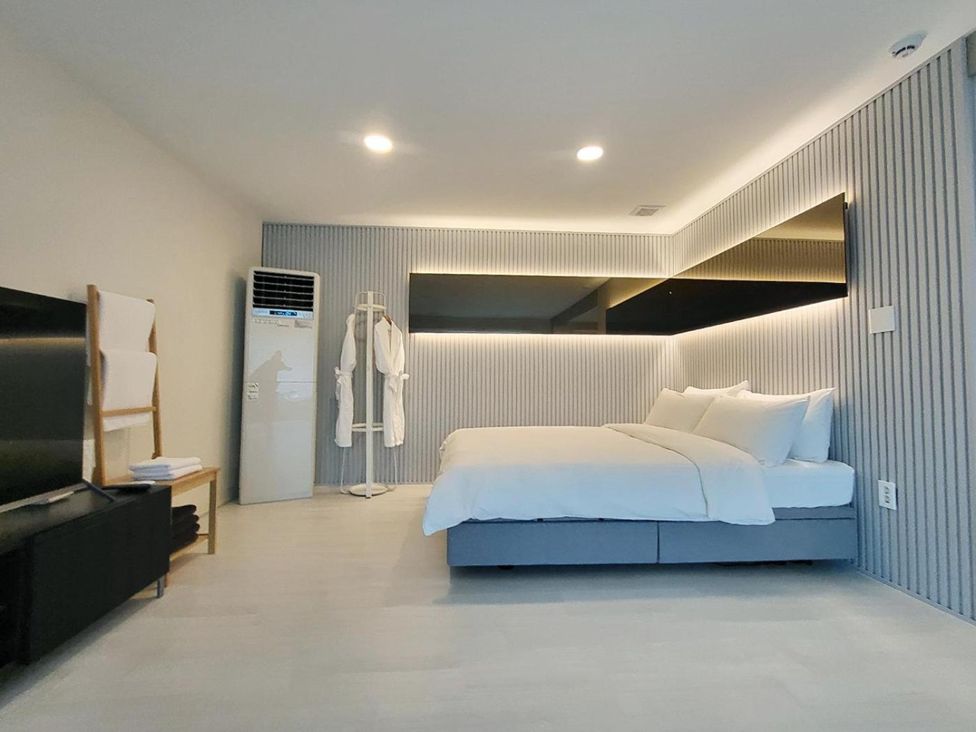 Penatess Pool Villa Chungju Exterior foto