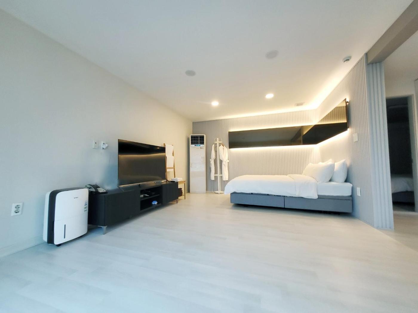 Penatess Pool Villa Chungju Exterior foto