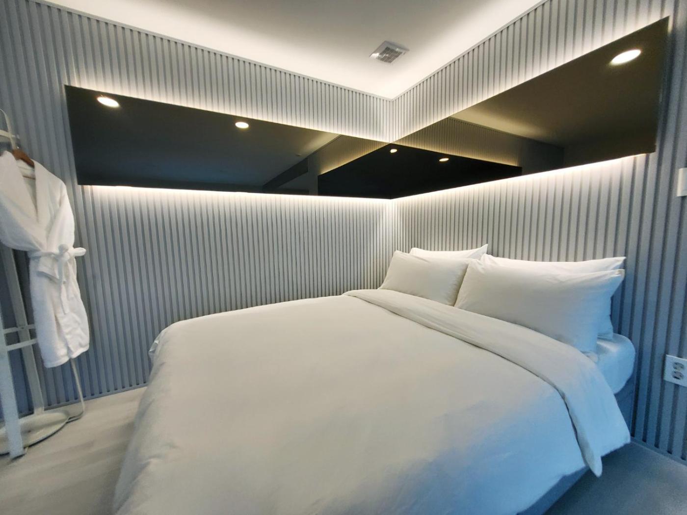 Penatess Pool Villa Chungju Exterior foto