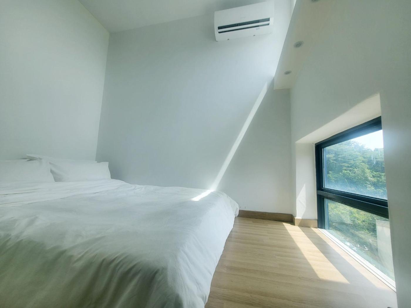 Penatess Pool Villa Chungju Exterior foto